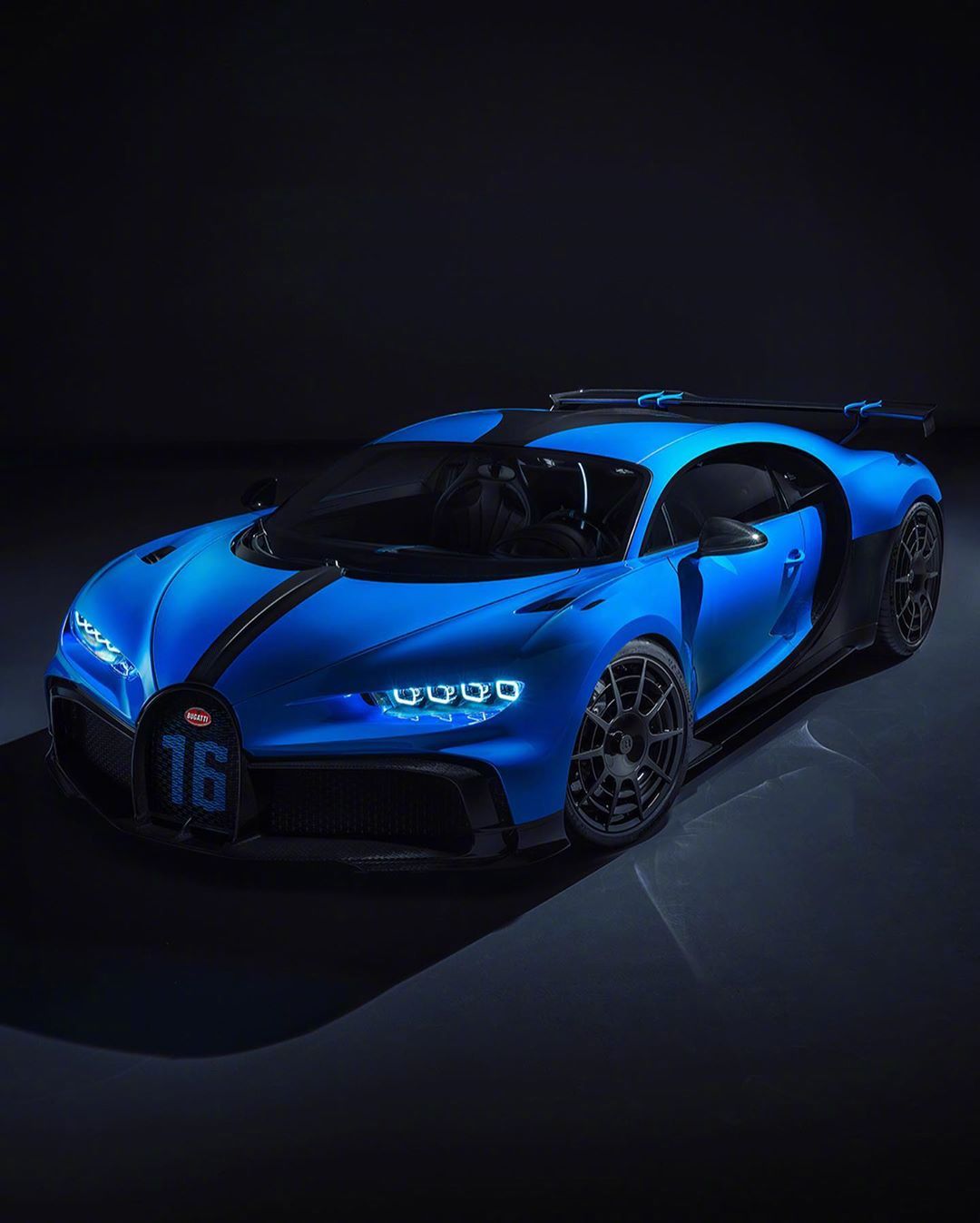 布加迪chiron蓝色,布加迪chiron蓝黑 布加迪 chiron pur sport,1500马力