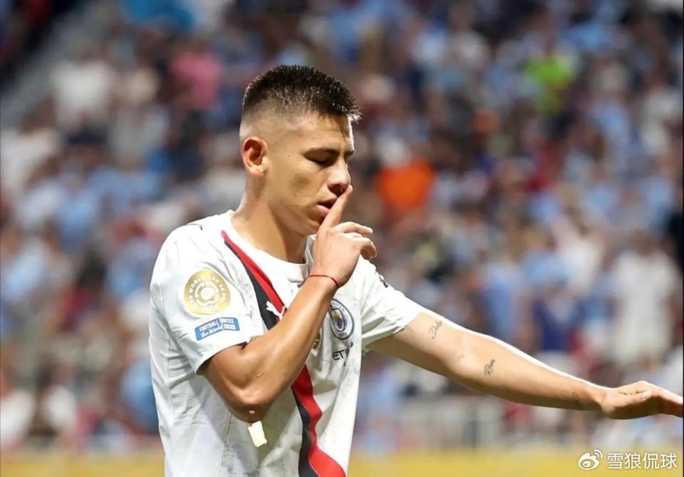 曼城新星埃切维里接近租借赫罗纳 巴西队友维托尔雷斯已成后防核心