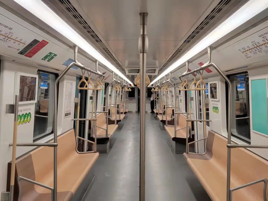 上海地铁18号线一期北段有望年内开通试运营!东东带你抢先体验休闲区蓝鸢梦想 - Www.slyday.coM 上海地铁18号线一期北段有望年内开通试运营!东东带你抢先体验休闲区蓝鸢梦想 - Www.slyday.coM