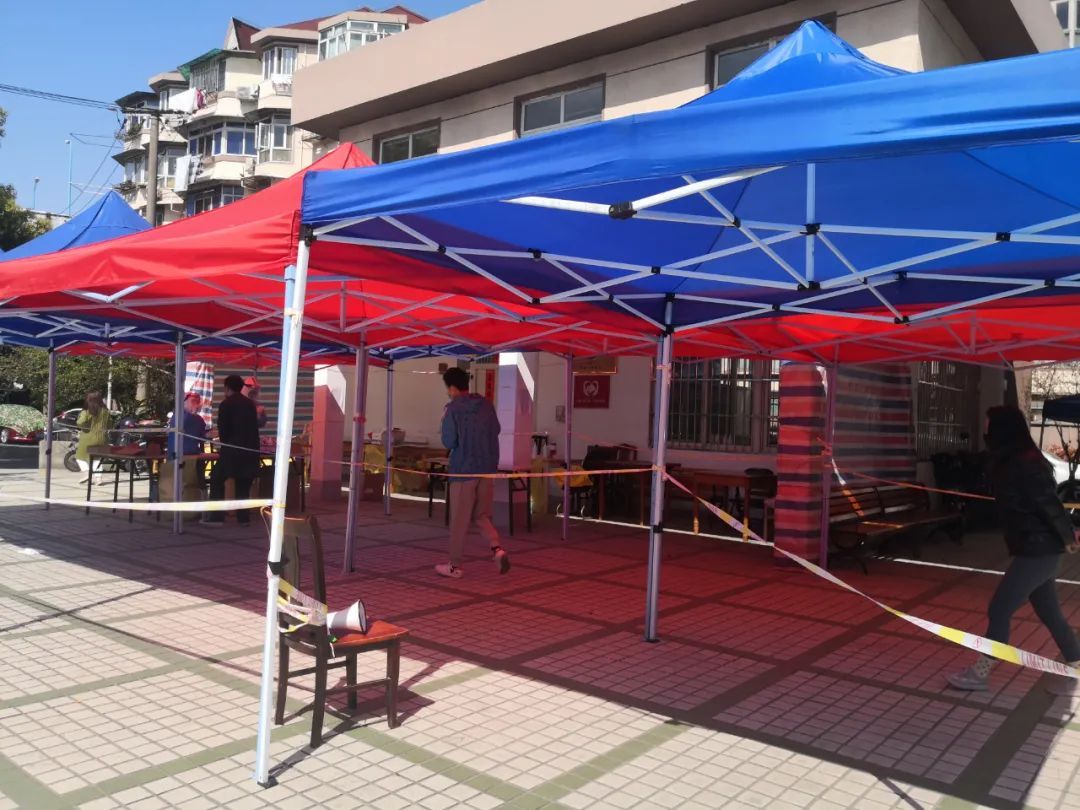 “不漏一户、不落一人”,他们都来了!直击闵行核酸检测现场休闲区蓝鸢梦想 - Www.slyday.coM “不漏一户、不落一人”,他们都来了!直击闵行核酸检测现场休闲区蓝鸢梦想 - Www.slyday.coM