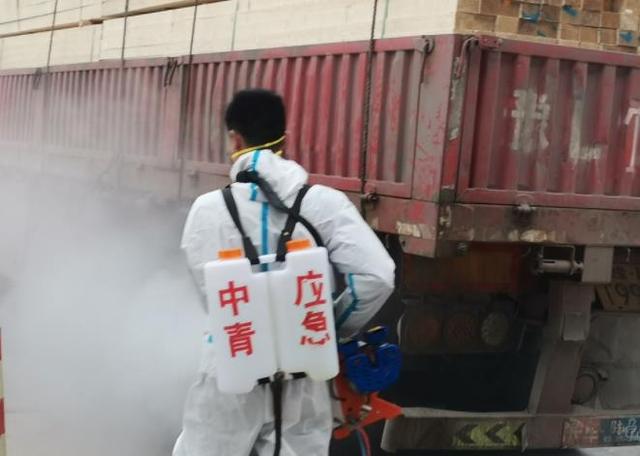 负重80斤消杀一天后,被志愿者的衣服、鞋子整破防了休闲区蓝鸢梦想 - Www.slyday.coM 负重80斤消杀一天后,被志愿者的衣服、鞋子整破防了休闲区蓝鸢梦想 - Www.slyday.coM