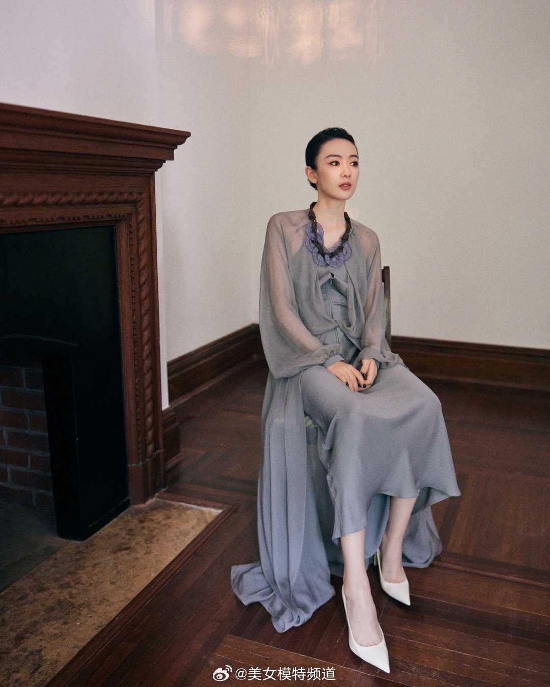 童瑶一身轻纱优雅柔美