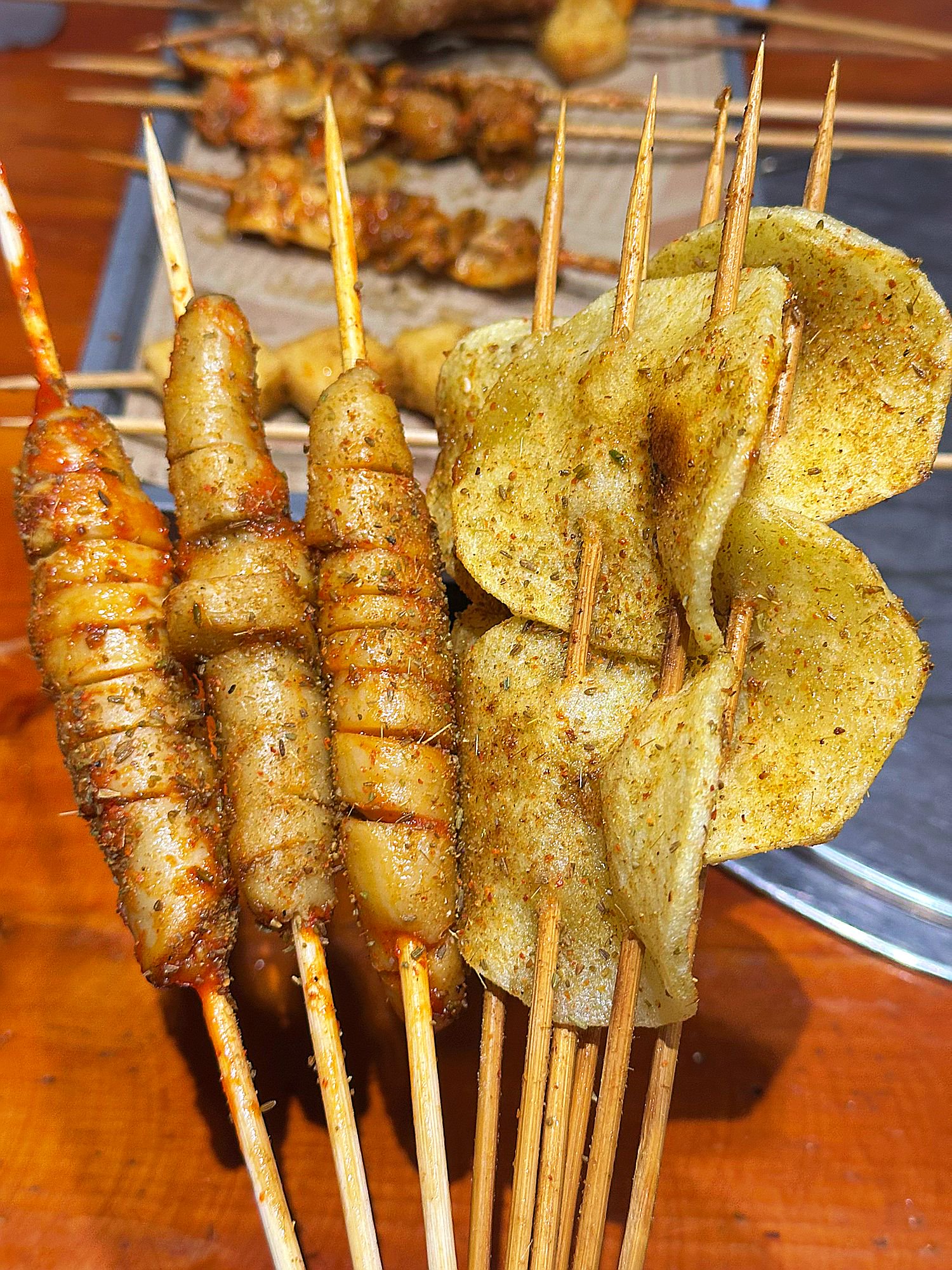 现在的人生信条是：开心一天算一天