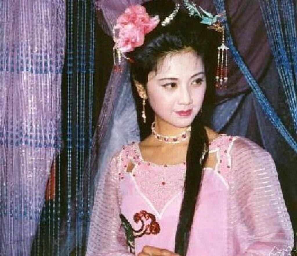 80年代的中国第一美女，突然远走海外，今天的她怎么样了？