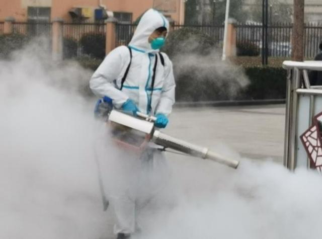 负重80斤消杀一天后,被志愿者的衣服、鞋子整破防了休闲区蓝鸢梦想 - Www.slyday.coM 负重80斤消杀一天后,被志愿者的衣服、鞋子整破防了休闲区蓝鸢梦想 - Www.slyday.coM