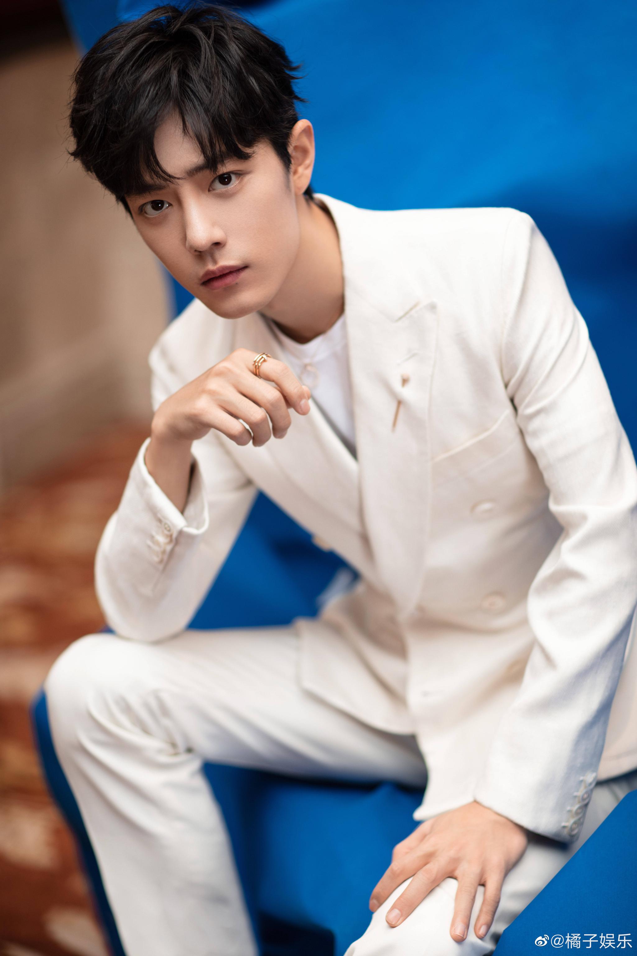 网传疑似肖战小号曝光,肖战工作室晒谣言截图辟谣.另外,该账号早在