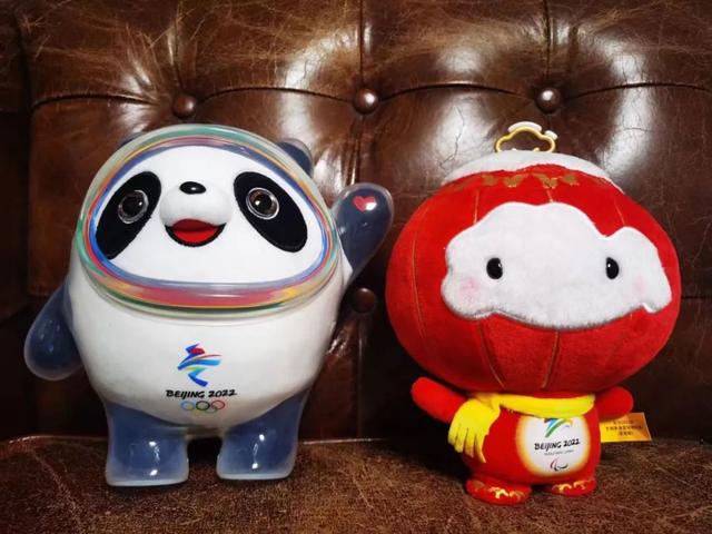 「一墩难求」的冰墩墩是怎么生产的?休闲区蓝鸢梦想 - Www.slyday.coM 「一墩难求」的冰墩墩是怎么生产的?休闲区蓝鸢梦想 - Www.slyday.coM