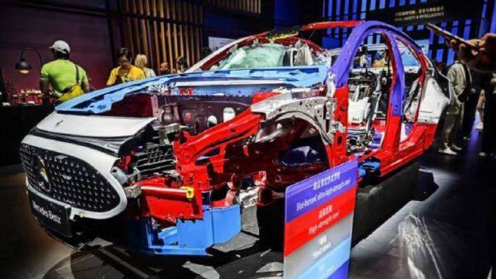 2025上海车展：智驾降温，安全提档