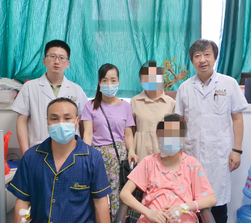 再给两个孩子一次生命!江西一对父母分别捐出1颗肾脏给双胞胎女儿休闲区蓝鸢梦想 - Www.slyday.coM 再给两个孩子一次生命!江西一对父母分别捐出1颗肾脏给双胞胎女儿休闲区蓝鸢梦想 - Www.slyday.coM