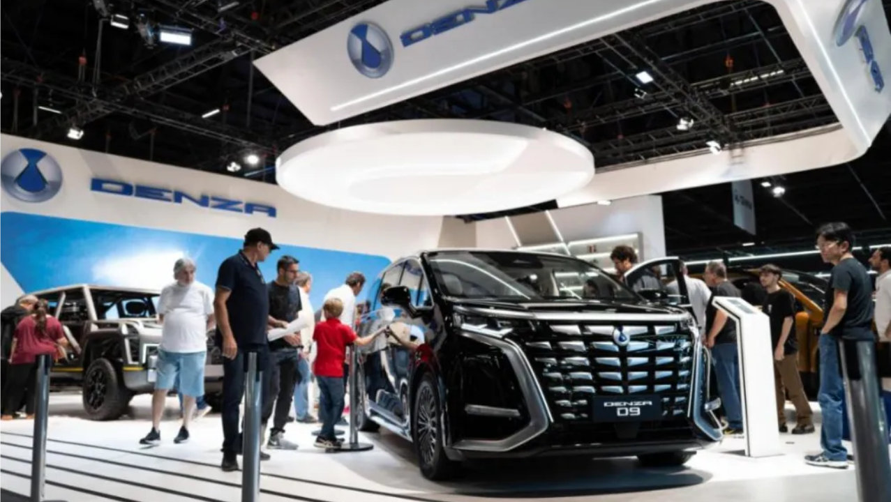 17年，1500万辆，比亚迪历史时刻！腾势N8L第15000辆下线