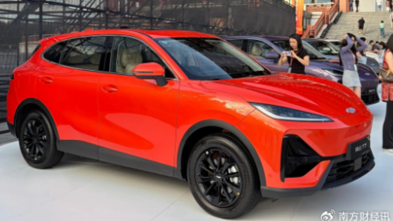实测4款10-15万智驾好的纯电SUV：高速领航谁最稳、自动泊车谁最强