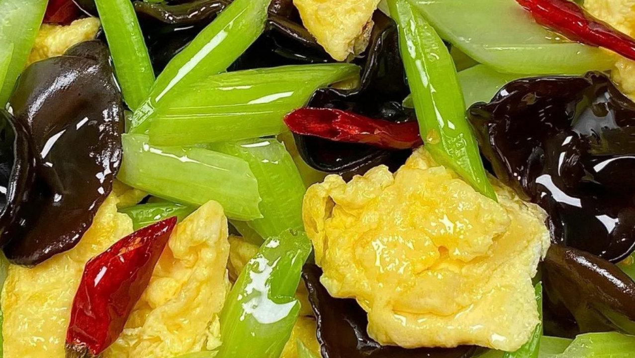 冬季干燥容易便秘，常给家人吃这3种食物，润肠通便，常吃又滋补