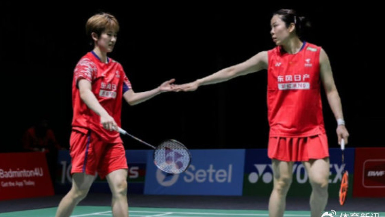 贾一凡/张殊贤2-0库苏马/梅丽莎，晋级女双八强
