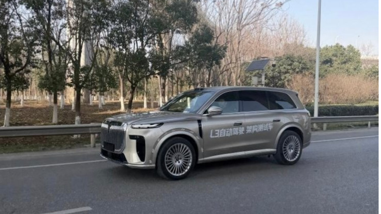 L3级的岚图泰山Ultra版测试车曝光，好看不？