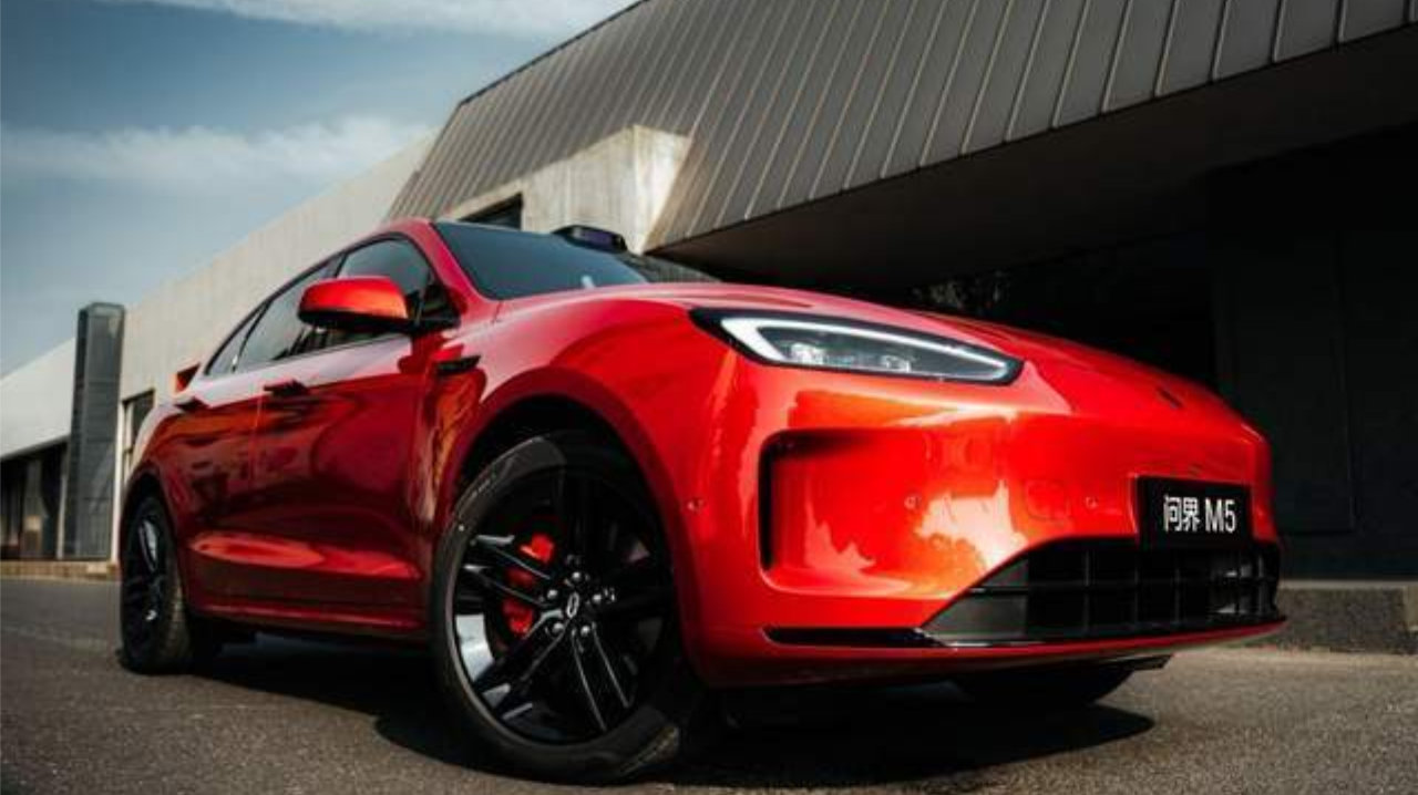 问界M5再迎OTA升级，辅助驾驶、座舱体验“常用常新”