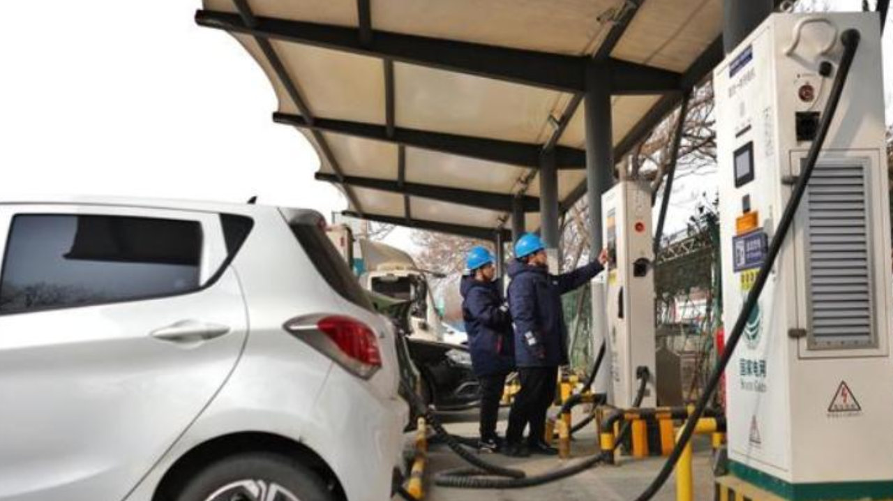 全国各省“充电站”数量：上海第8，河北第6，第一名拥有4万多座