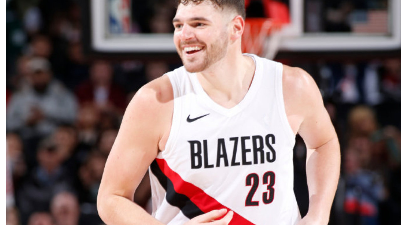 逼近前八！开拓者最多领先33分大胜横扫 杨瀚森缺席仅差快船半场