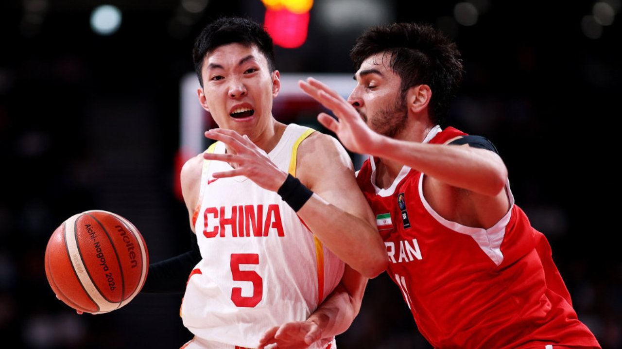 罚球16-2大幅领先！中国男篮半场仅领先伊朗2分 庞峥麟11分