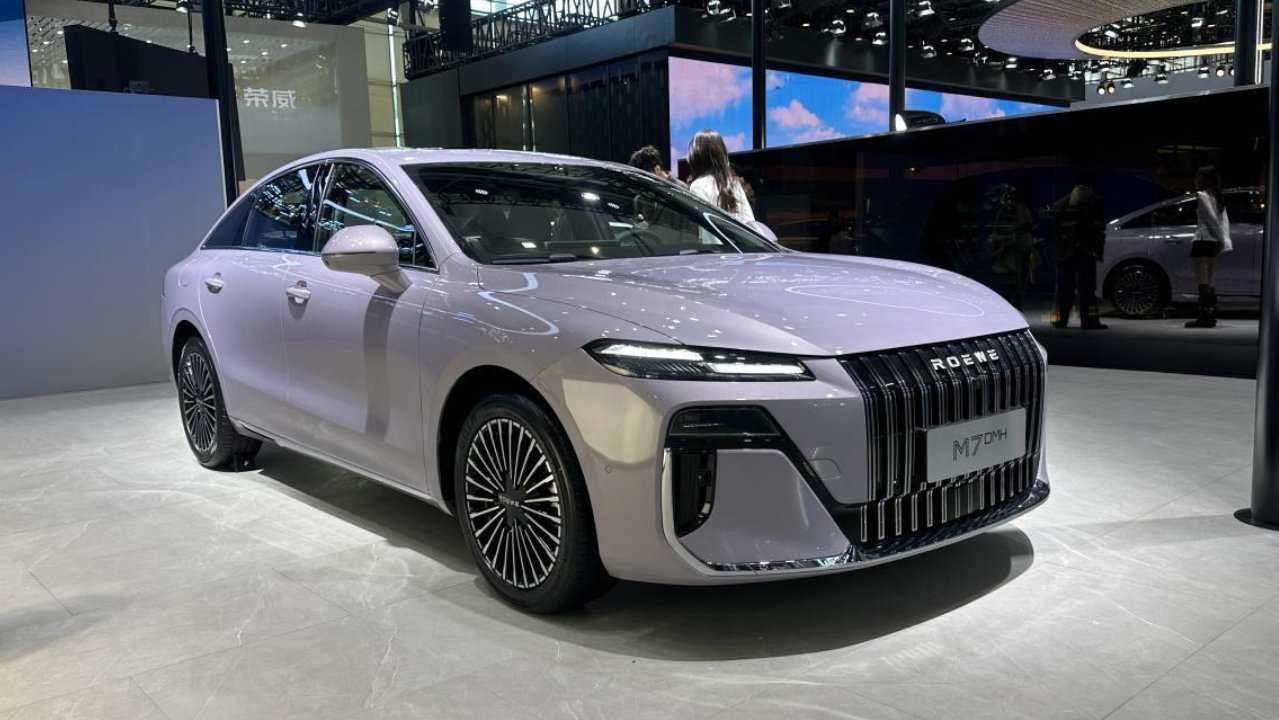 荣威 M7 DMH 车机交互很实用，B 级混动值得看