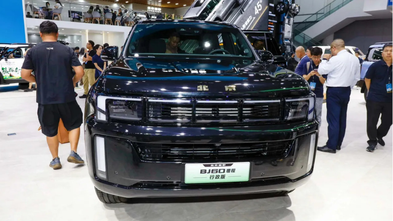 售29.58万元！北京越野BJ60雷霆行政版上市，配备车载制氧机
