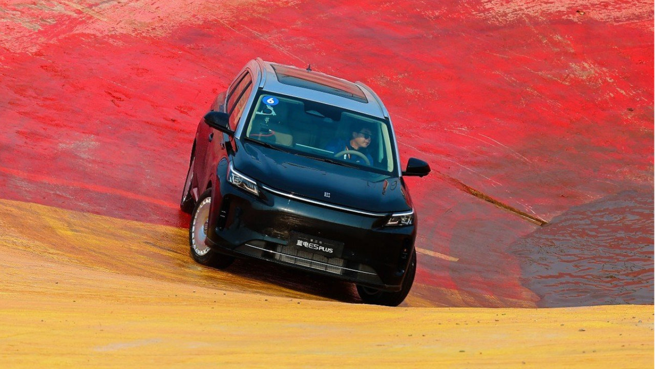 第三代蓝电E5 PLUS正式上市，限时换新价仅11.98万元