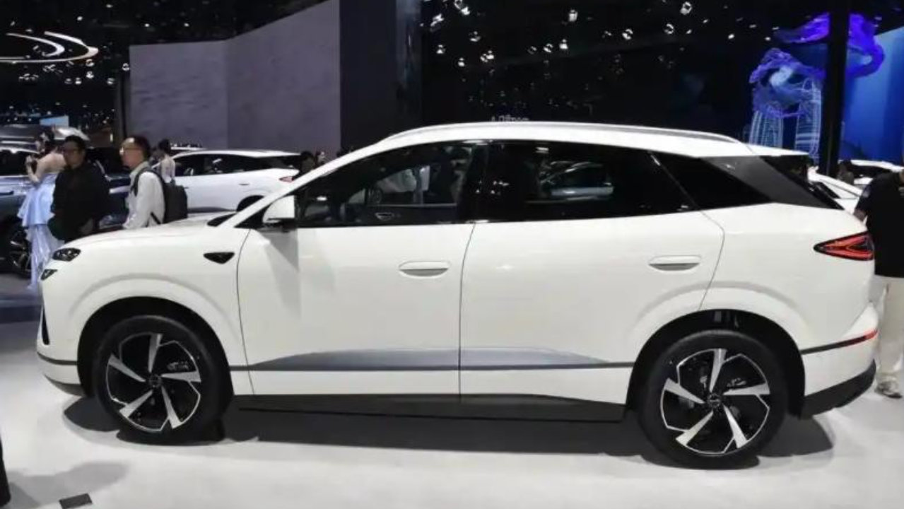 国内“中型SUV”年度总销量：冠军车型出炉，年累计销量超42万台