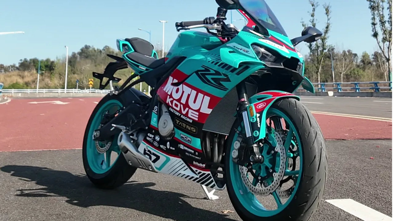 25777元起！凯越450RR曼岛二代上市，重塑四缸仿赛性价比天花板