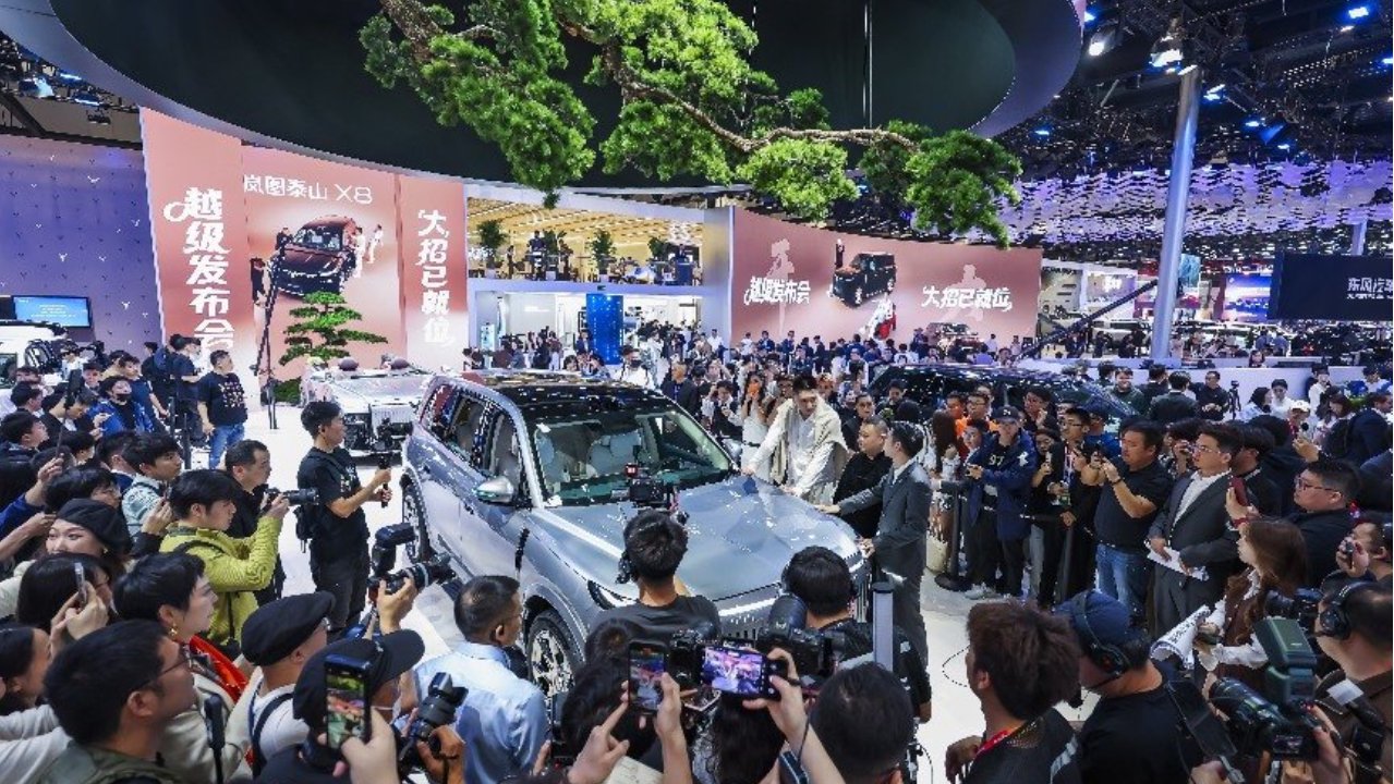 从泰山X8到右舵梦想家：岚图用“体系力”写下高端出海的确定性