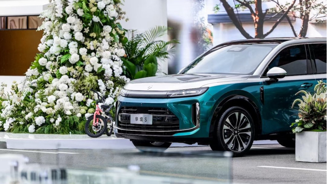 华境S上市超级置换价14.98万起 标配华为乾崑全家桶旗舰大六座SUV