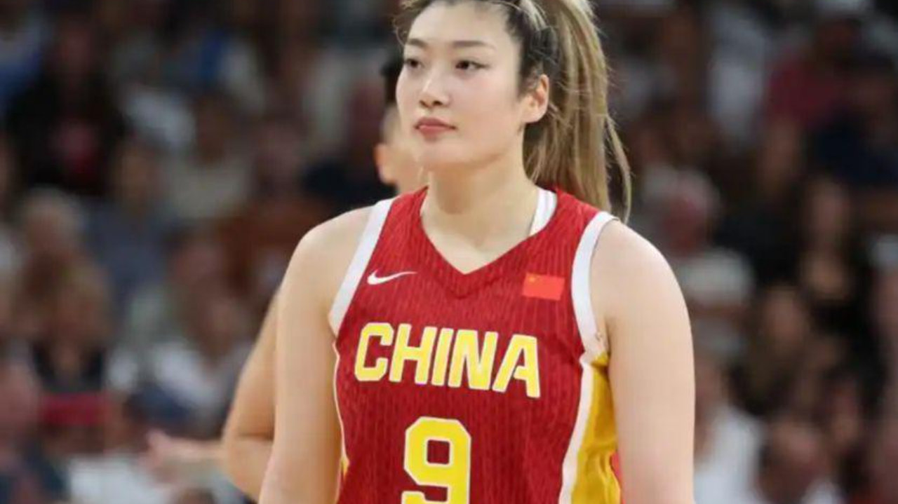 中国女篮15人集训，李梦王思雨惨遭淘汰，新人辈出3名大学生
