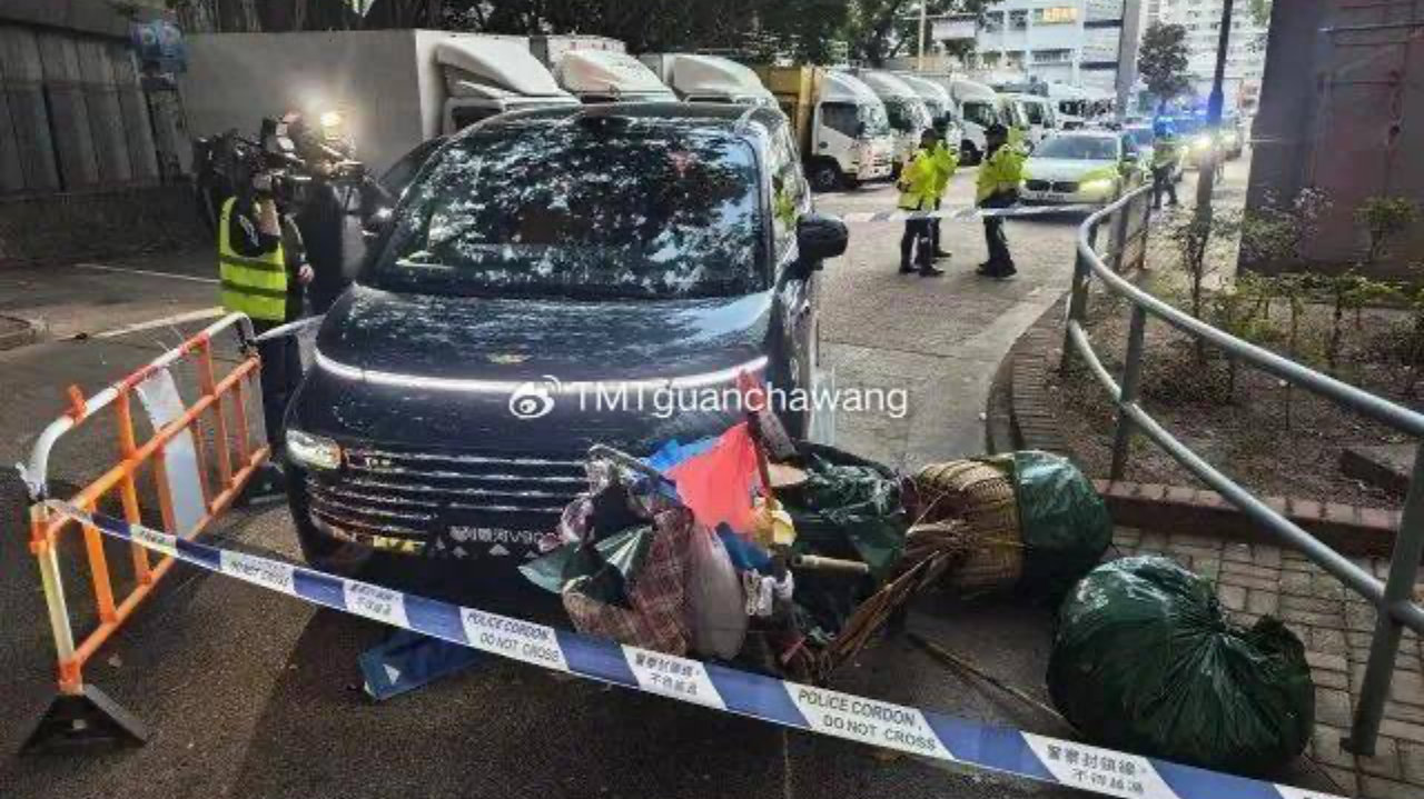 全球预售首日出意外，吉利银河V900在港撞飞清洁工