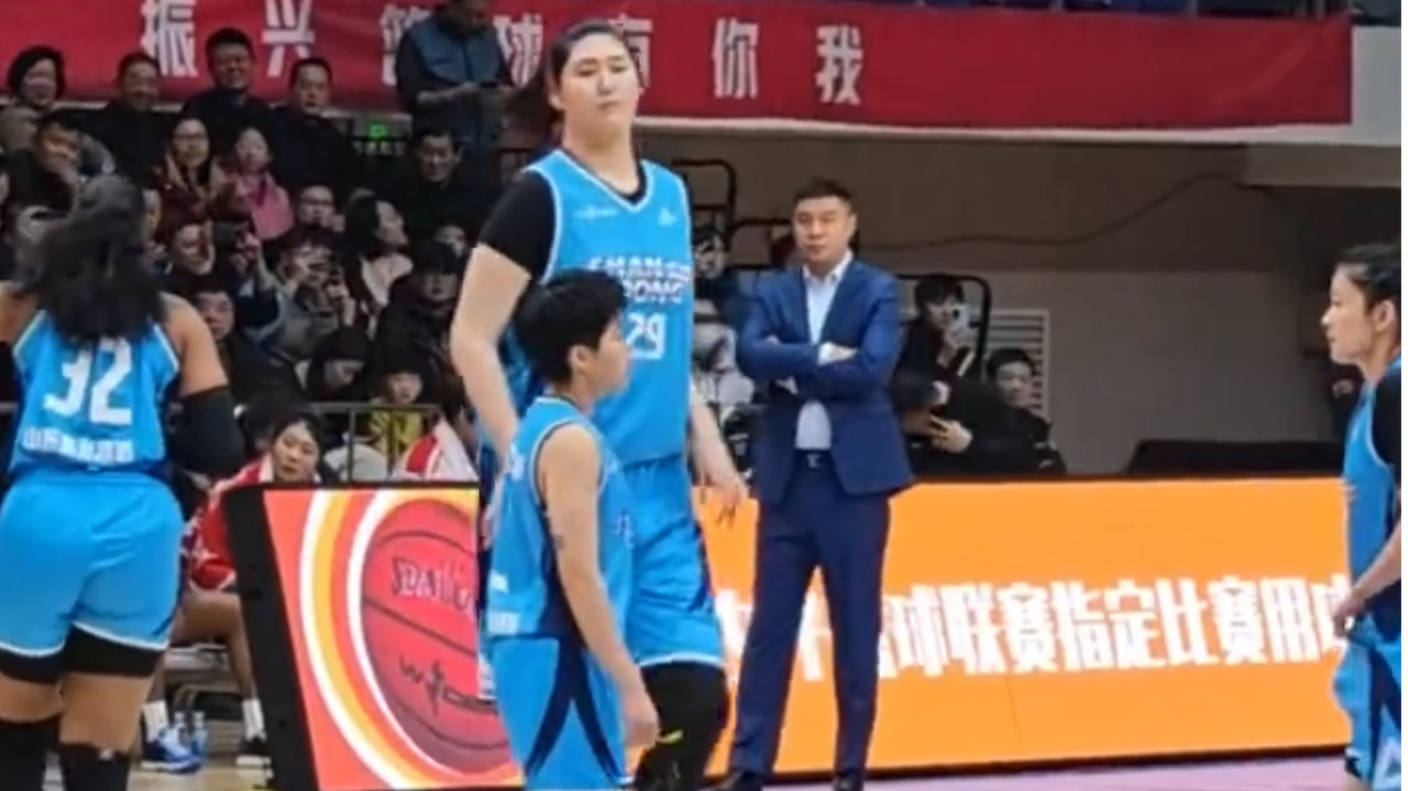 10分钟6中6轰15+6！2.26米张子宇登场3胜1负 移动仍是最大弊病