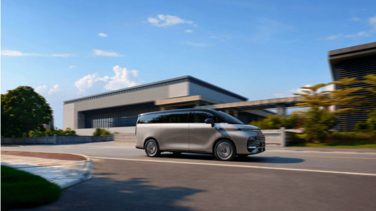 大家庭出行最佳之选！吉利银河V900 正式上市