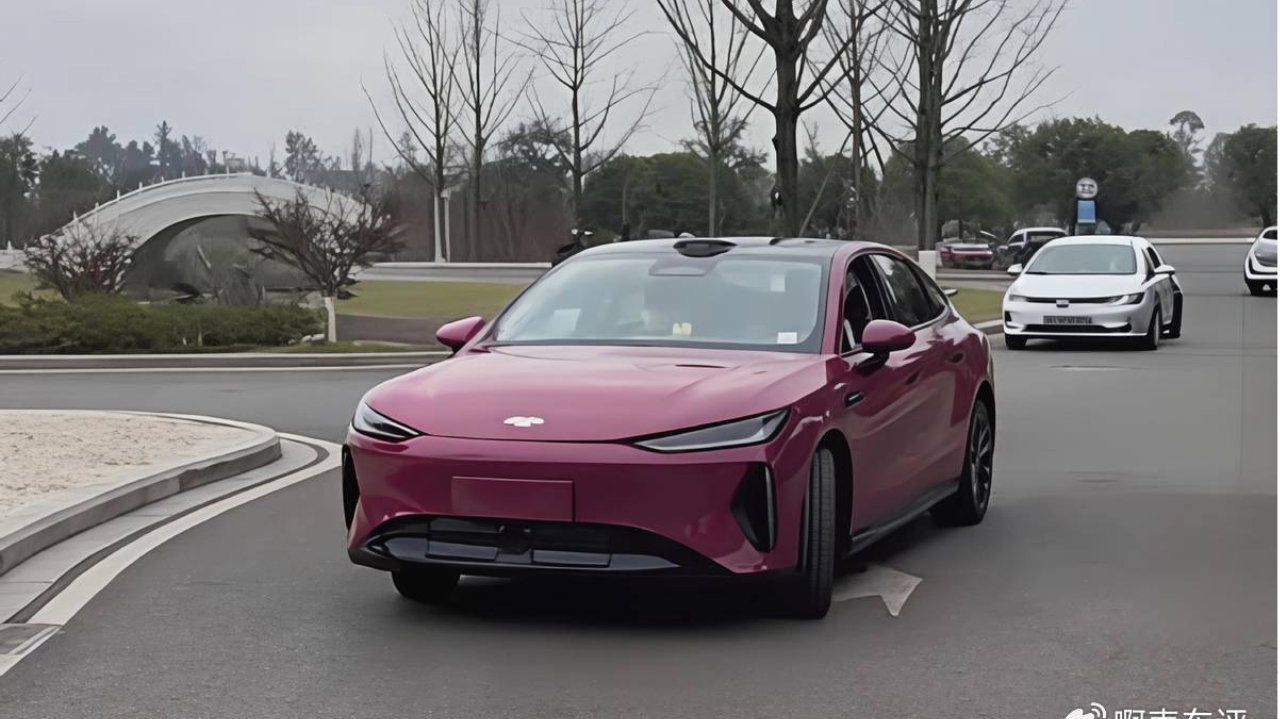 奇瑞风云A9实车街拍，15万级中大型车配激光雷达+猎鹰智驾