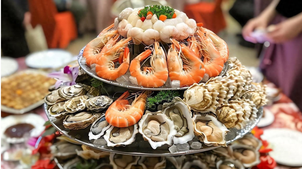 建设银行广东省茂名市分行出席海产品干果商会春茗：精准推介金融产品