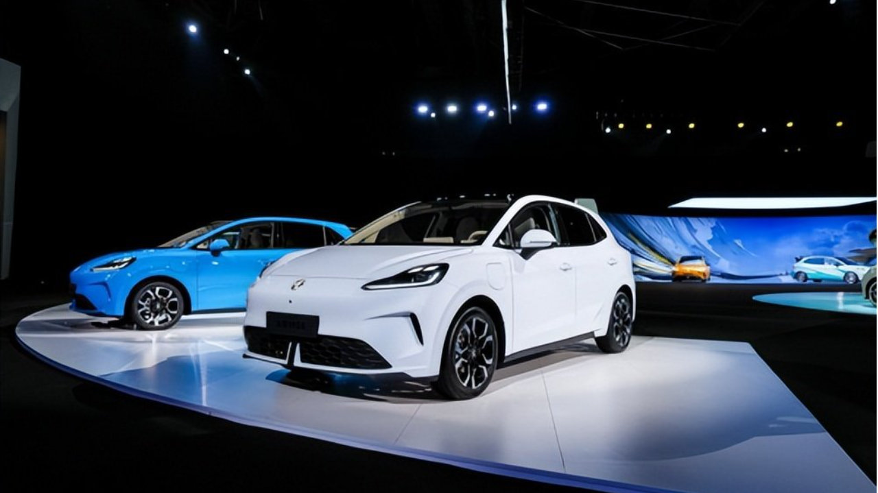 连续5个月破万！全新MG4领跑纯电两厢市场，以越级实力筑牢标杆地位