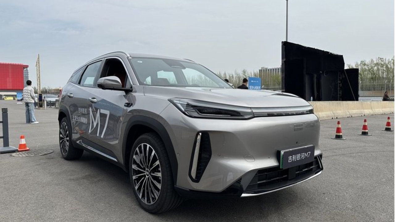 体验过吉利银河M7，真实的第一感受：这车估计又要卖爆