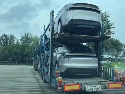 下沉式座椅、第二三排可完全放倒,Model Y L实车曝光、配置疑似曝光