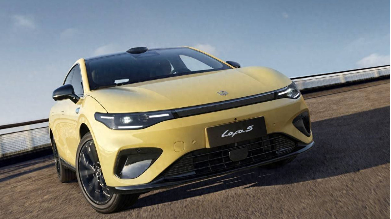 四款10-15万级纯电轿车对比 谁性价比更高？