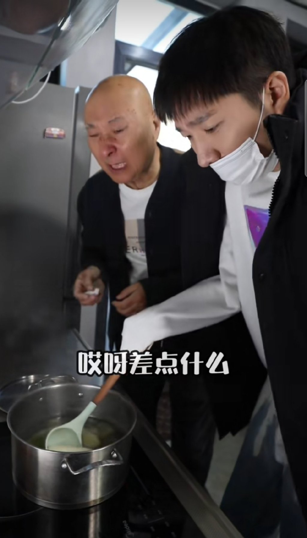 68岁陈佩斯疑似感染新冠,感冒流鼻涕纸不离手,吃火锅后神清气爽休闲区蓝鸢梦想 - Www.slyday.coM 68岁陈佩斯疑似感染新冠,感冒流鼻涕纸不离手,吃火锅后神清气爽休闲区蓝鸢梦想 - Www.slyday.coM
