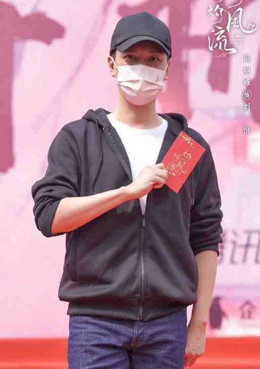 《灼灼风流》路透,冯绍峰面部浮肿不自然,与景甜同框像父女休闲区蓝鸢梦想 - Www.slyday.coM 《灼灼风流》路透,冯绍峰面部浮肿不自然,与景甜同框像父女休闲区蓝鸢梦想 - Www.slyday.coM