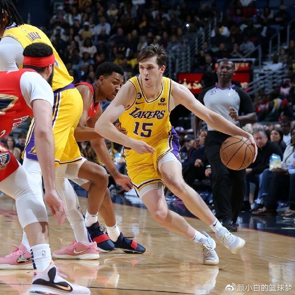 里弗斯战术调整奏效关键时刻换上小阵容打出致命一波流