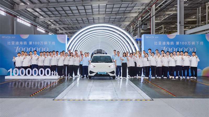 比亚迪海鸥达成100万辆产销，加推新版本抵御吉利星愿挑战