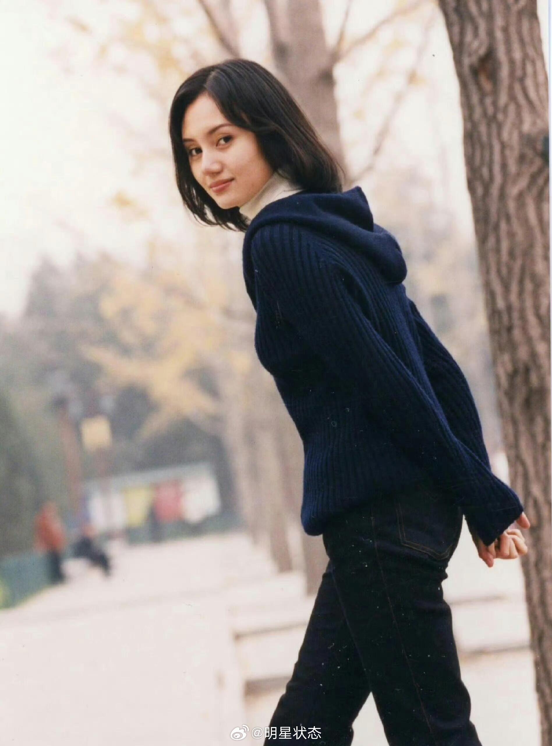 袁泉年轻时在北京拍的一组写真