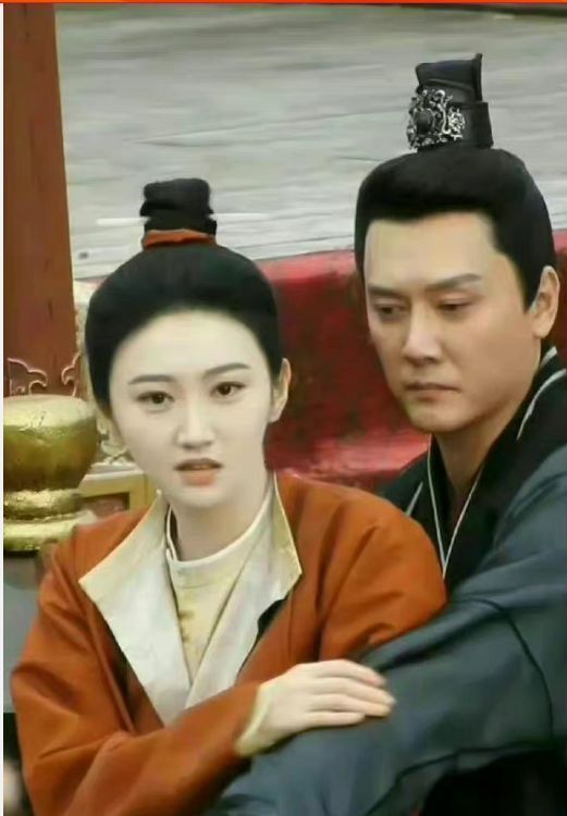 《灼灼风流》路透,冯绍峰面部浮肿不自然,与景甜同框像父女休闲区蓝鸢梦想 - Www.slyday.coM 《灼灼风流》路透,冯绍峰面部浮肿不自然,与景甜同框像父女休闲区蓝鸢梦想 - Www.slyday.coM