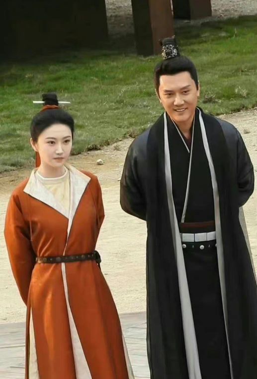 《灼灼风流》路透,冯绍峰面部浮肿不自然,与景甜同框像父女休闲区蓝鸢梦想 - Www.slyday.coM 《灼灼风流》路透,冯绍峰面部浮肿不自然,与景甜同框像父女休闲区蓝鸢梦想 - Www.slyday.coM