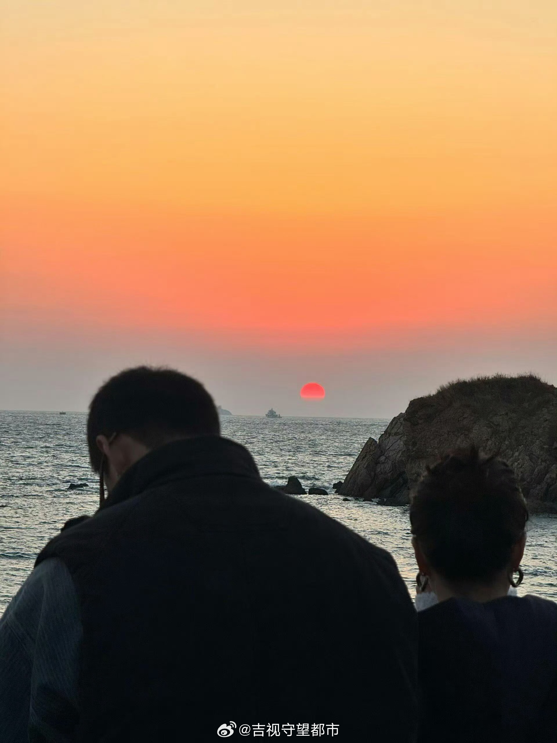 李嘉格朋友音乐喝酒爱情一样都少不了