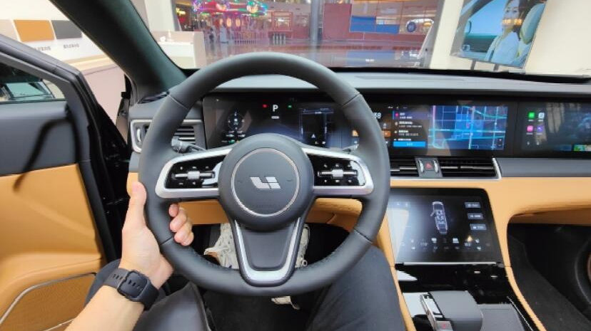 「科技犬」九款主流新能源车内饰实拍：考究工艺设计，高下立判