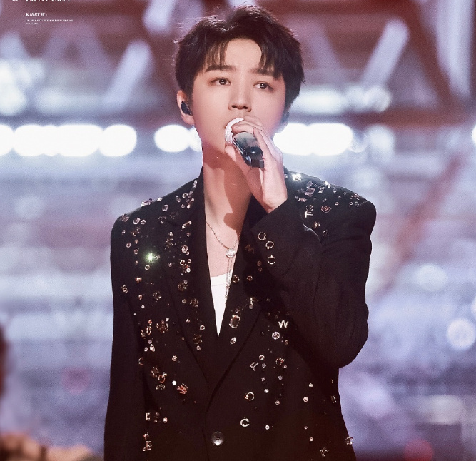 跨年晚会八大热搜:程潇“假唱”,薛之谦唱得太难听,何炅又哭了休闲区蓝鸢梦想 - Www.slyday.coM 跨年晚会八大热搜:程潇“假唱”,薛之谦唱得太难听,何炅又哭了休闲区蓝鸢梦想 - Www.slyday.coM