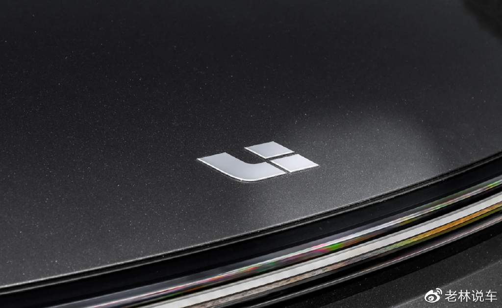 理想L8上市了,车宽1995mm,和宝马X5L同级,标配空气悬架休闲区蓝鸢梦想 - Www.slyday.coM 理想L8上市了,车宽1995mm,和宝马X5L同级,标配空气悬架休闲区蓝鸢梦想 - Www.slyday.coM